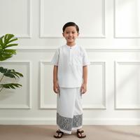 Gambar Sarung Anak Tanggung Instan Laki-laki Usia 2-14 Tahun Bahan Polyster Ringan Nyaman Karet Pinggang Cocok untuk Berbagai Aktivitas - Putih, S (1-4 Tahun) dari JH Kids Store Kota Bandung 1 Tokopedia