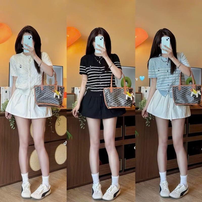 Áo len nữ phong cách Hàn Quốc kẻ ngang cài cúc dễ thương thiết kế gấu xanh nổi bật tạo điểm nhấn cá tính - By BN TRENDY