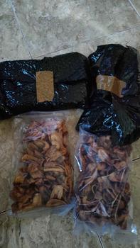 Product Review of [1kg] KRIPIK SALE PISANG KERING 1 KG total [4 x 250 gram] KHAS Cilacap RASA Manis Renyah Kriuk Cemilan Snack asli cilacap Keripik Salai Pisang CRISPY HALAL from K**t 1