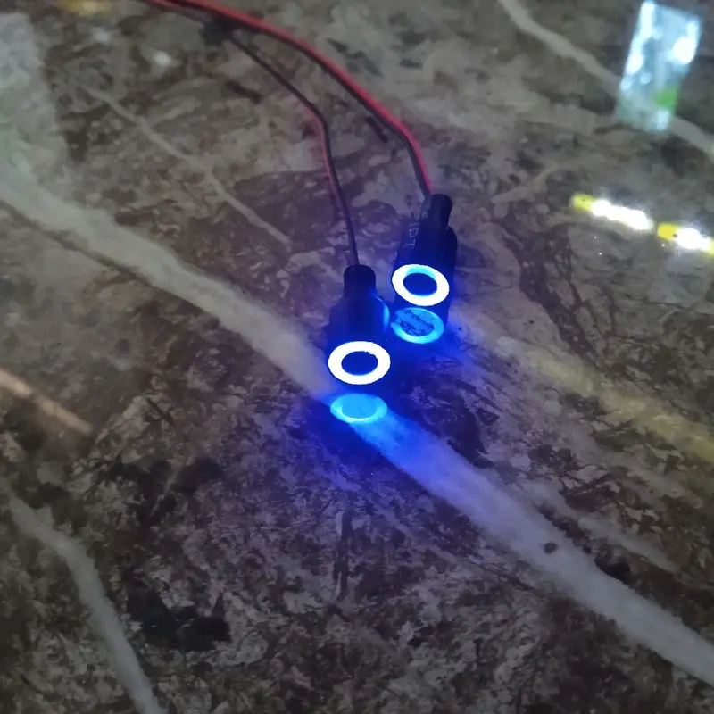 Miniatur lampu biled 1 produk sudah dapat satu set batrai 1