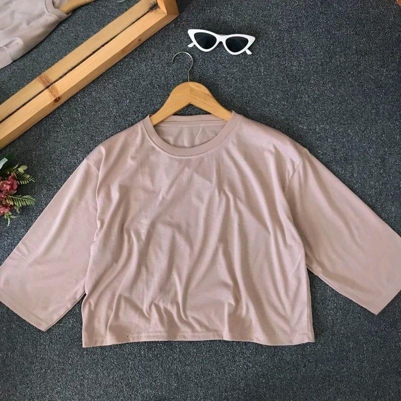 Kaos Crop Oversize dan Sport, Model Terbaru Atasan Wanita 8
