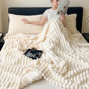 Manta de Lanzamiento de Peluche de Color Sólido, Suave, Gruesa y Cálida, Manta de Experiencia Cómoda para Cama y Sofá, Regalos Ideales para Todas las Estaciones