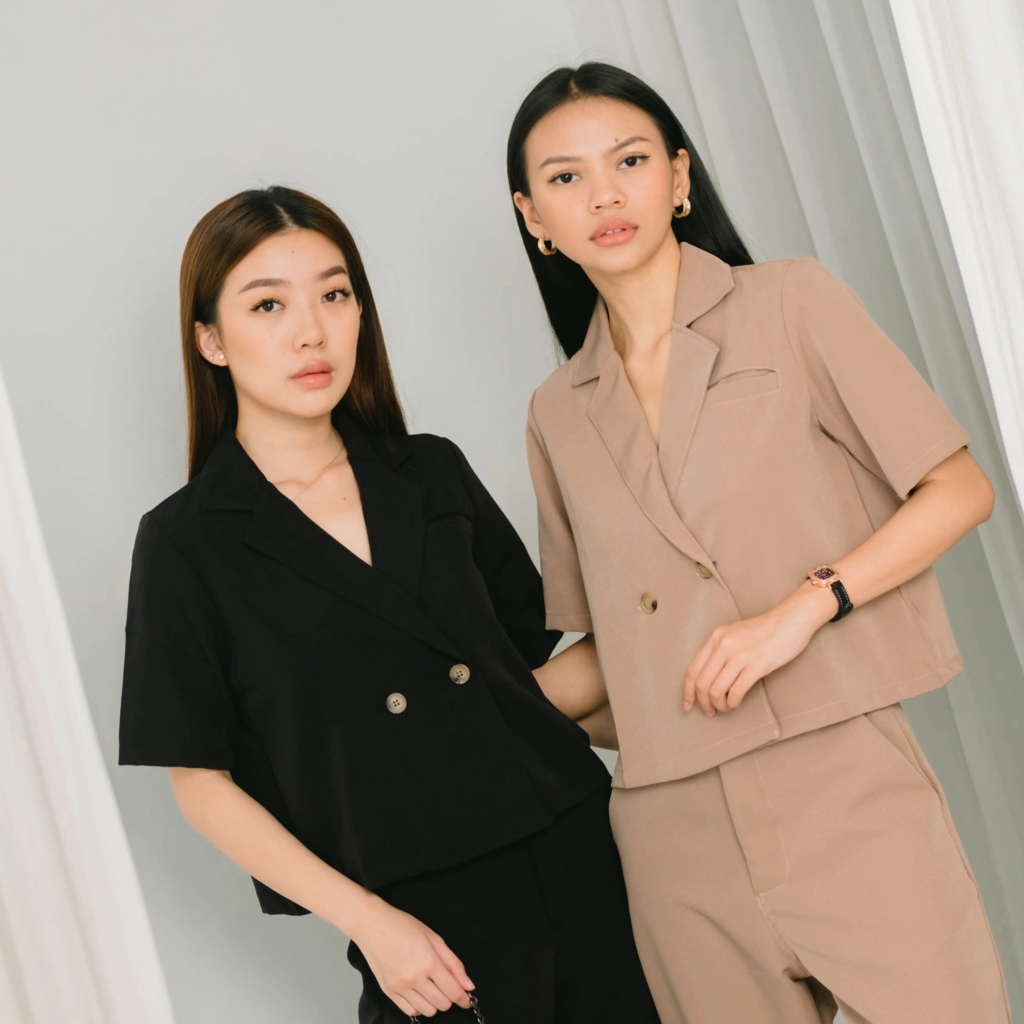 I Look Daily I Eloise Blazer Kerja Formal Outer Office Luaran Polyester Wanita Kantor Casual Basic Atasan Kancing Simple Panjang Hitam Putih Katun Tebal