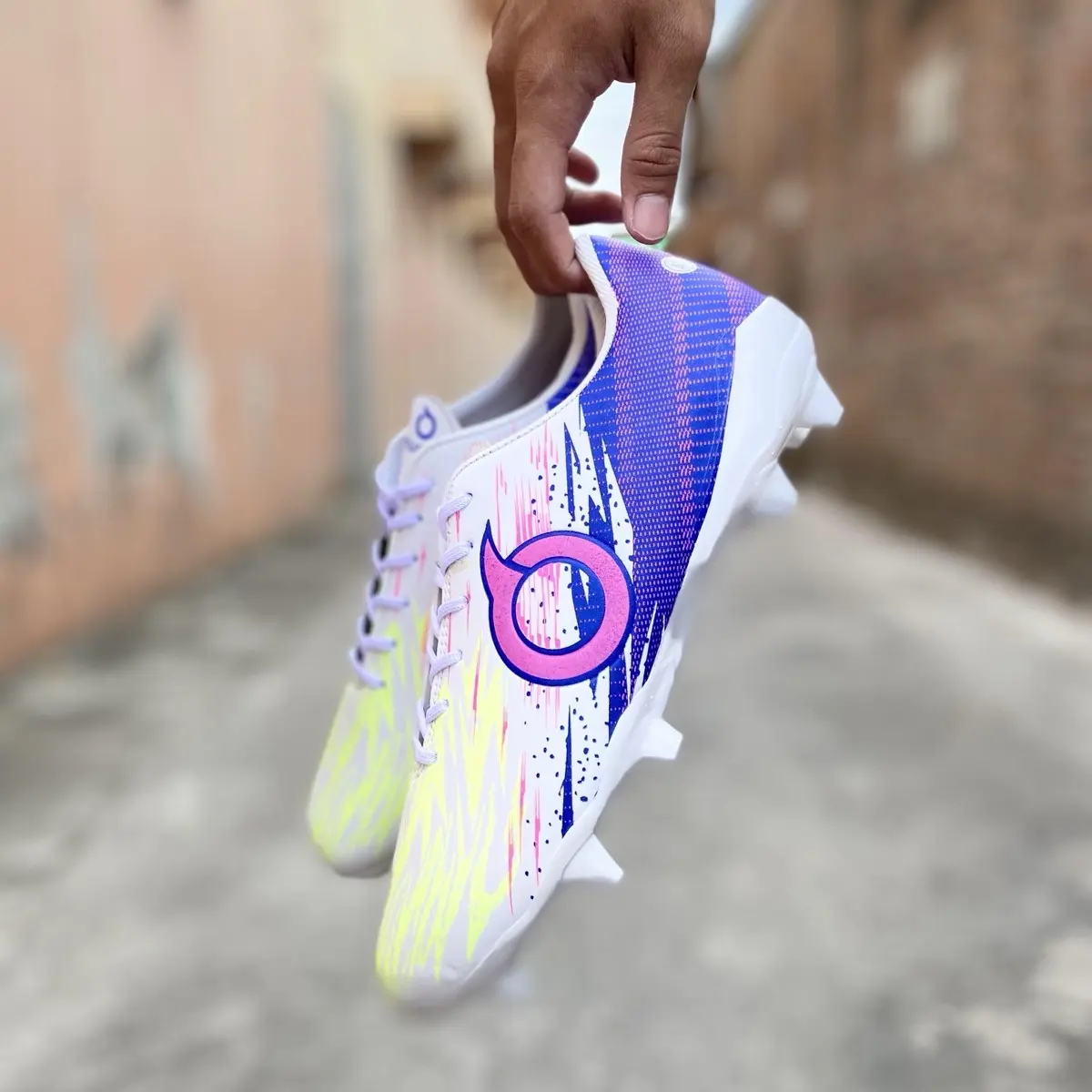 Sepatu Sepak Bola Dewasa Terlaris Tersedia Banyak Varian