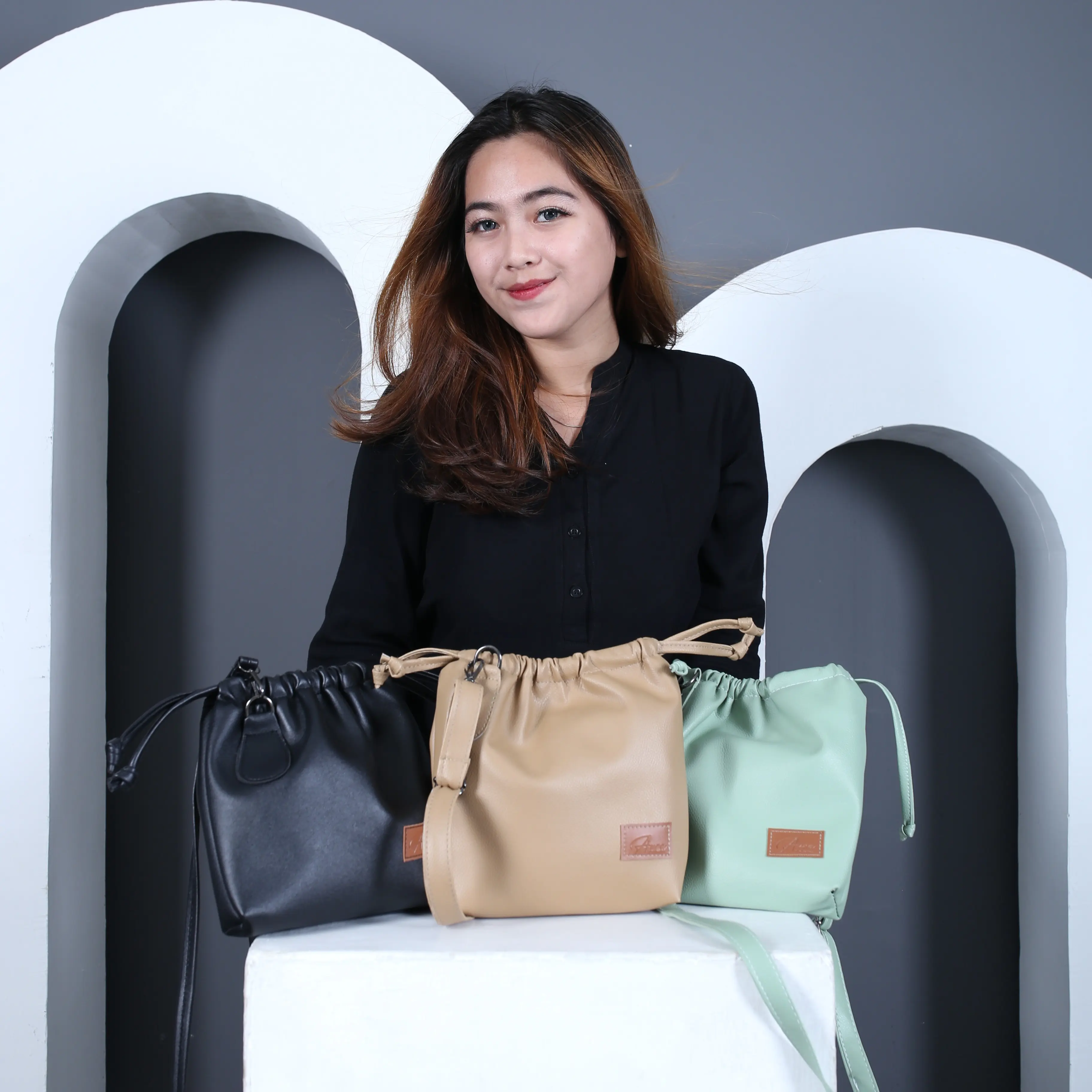 Tas Wanita Slingbag Mini Serut Kulit Panjang Tali Slempang Minimalis