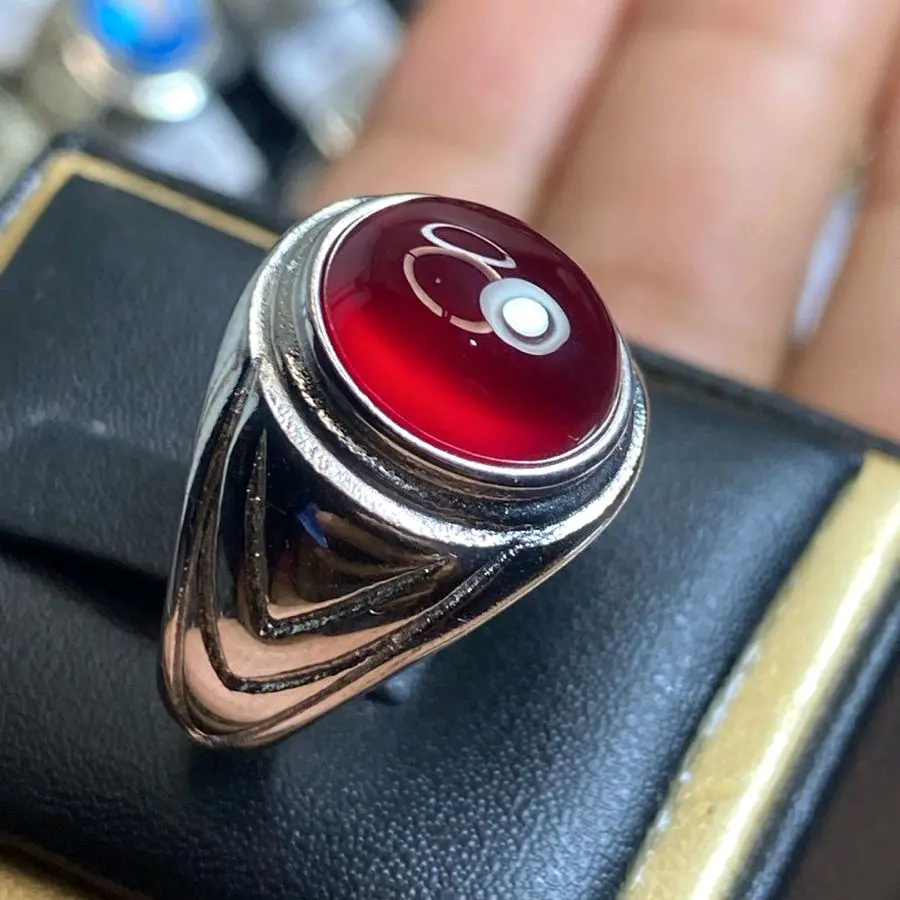 cincin akaik red baron