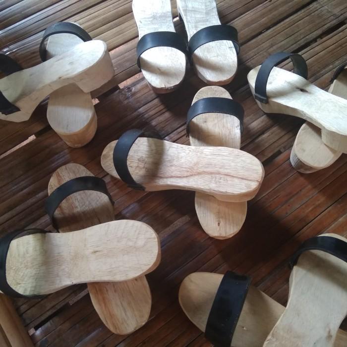 SANDAL BAKIAK TEROMPAH KAYU POLOS SANDAL MUSHOLA 2