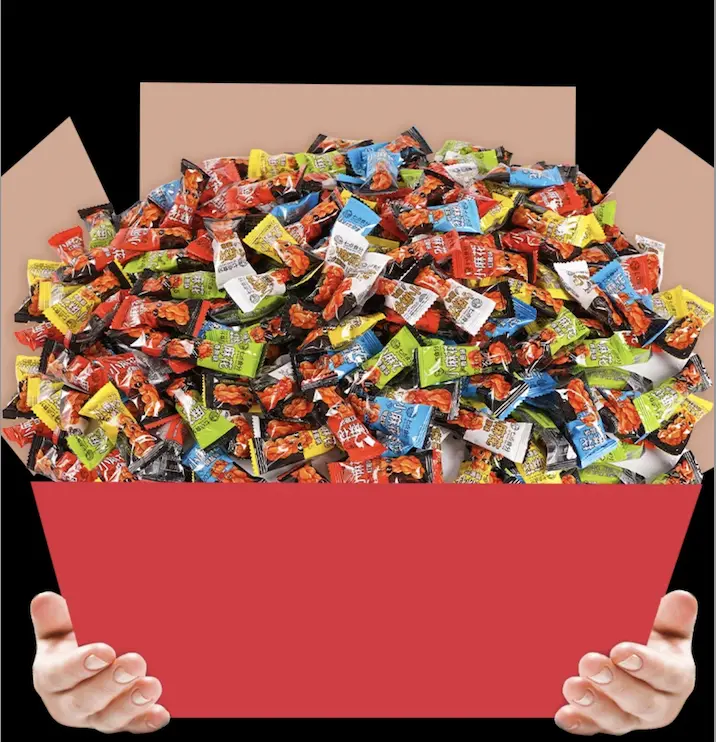 1 box of small twists (4g/pack*100 packs) snacks, casual, purely handmade, independent small packaging, whole box, factory direct delivery at a discounted price