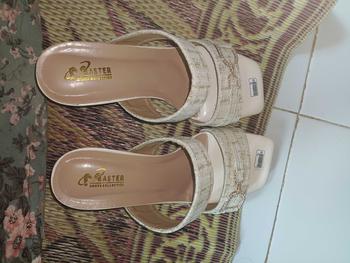 Product Review of Sultan Shoes | Sendal Hak Tahu 5 cm Wanita Flat Slop Tali Kokop Kekinian Aksesoris Gesper Rantai D | Sandal High Heel 5cm CasuaL from A**a 1