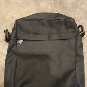 Tas Selempang Pria Distro Slingbag Selempang Hitam Fashion