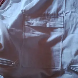 Singlet Dalaman Haji Umroh Kantong 3 Putih Renda Leher & Kantong Resleting Funngsional