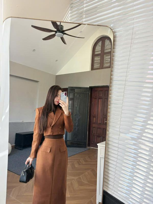  ME Design - Set dạ EMILY Ma249 2 chi tiết áo croptop cổ vest kèm chân váy chất vải da lộn 2 lớp dày dặn size SML màu vàng 