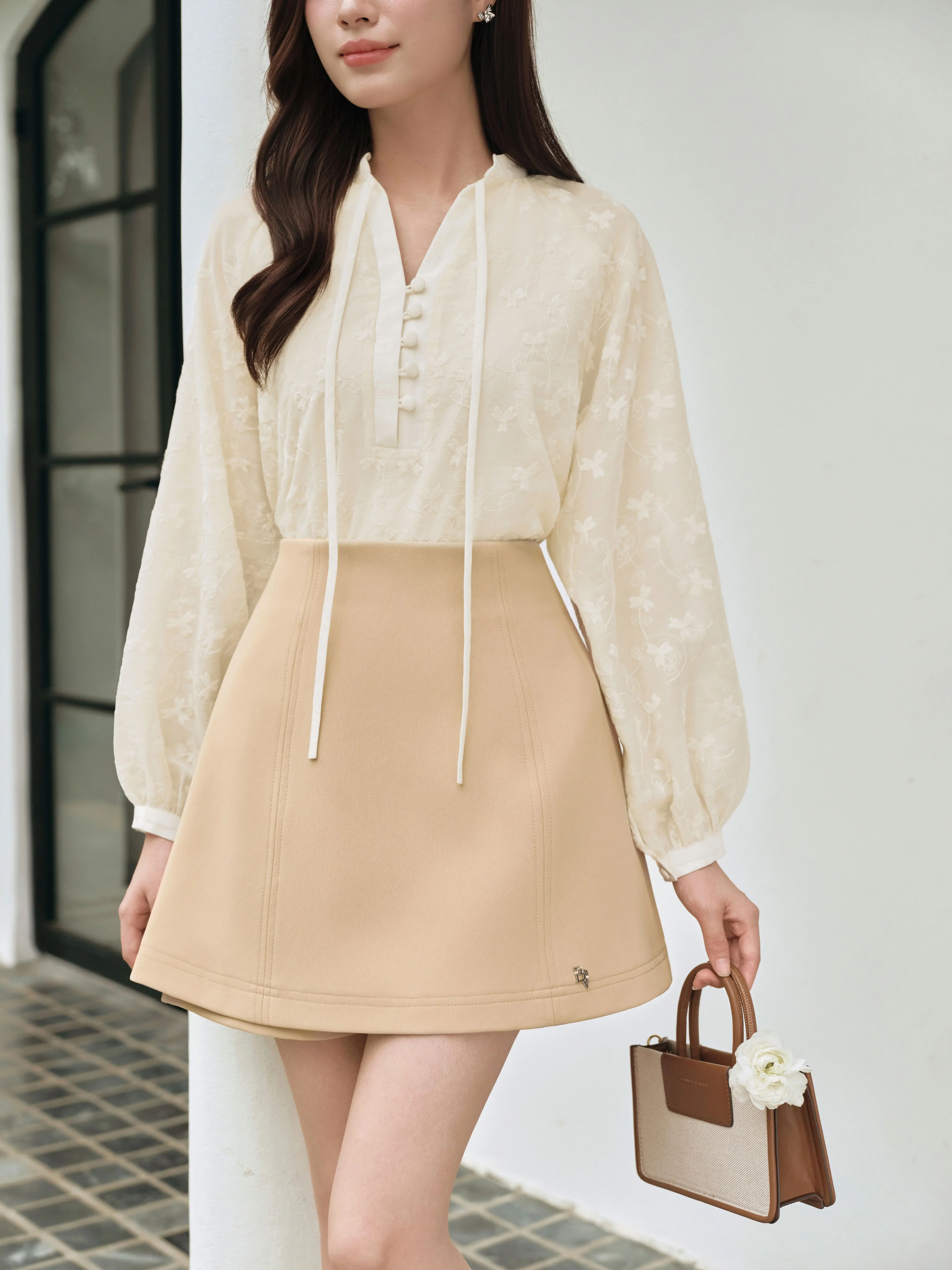 BEAUTEBYV - Áo sơmi nữ vải thô thêu hoa Nami