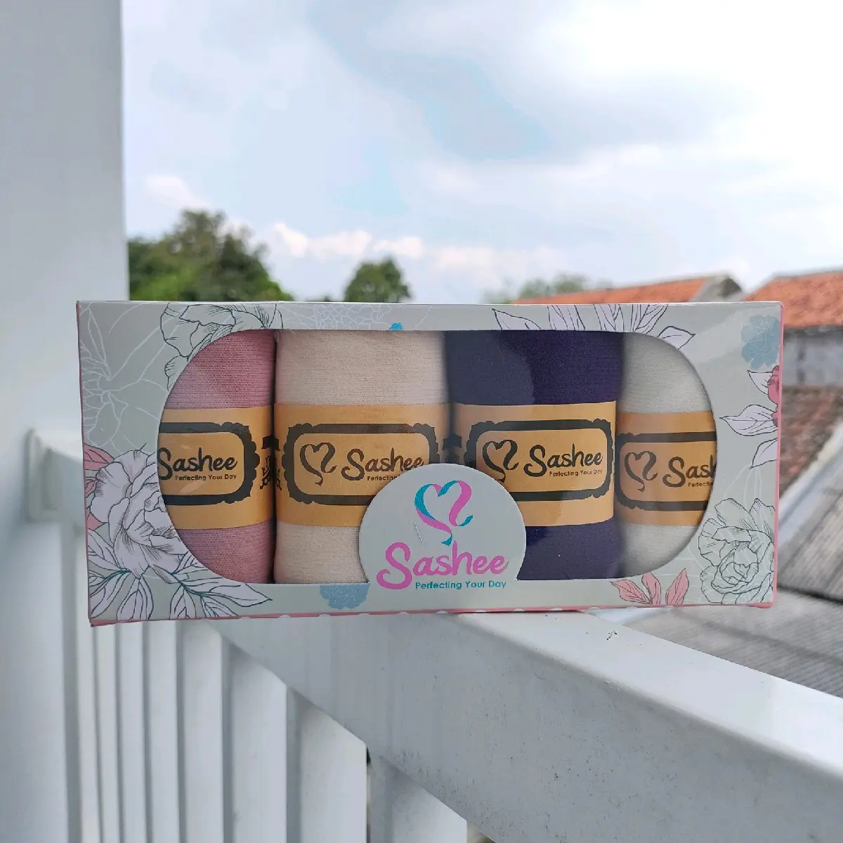 paket hampers isi 4 kaos kaki