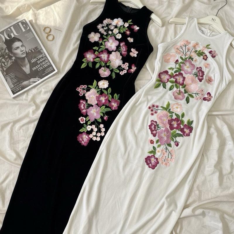 Váy Nhung The Ôm Eo Thêu Chùm Hoa Tím hồng