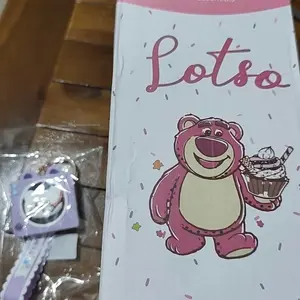 【PO 21 Mar】【exclusive kokopanci】 ecentio Tumbler Lotso 900ml 【GRATIS HADIAH】Botol Minum Portable Disney Stainless Steel 304 & 201 Tahan Panas 14 Jam Dingin 24 Jam Desain Ganda Praktis BPA Free