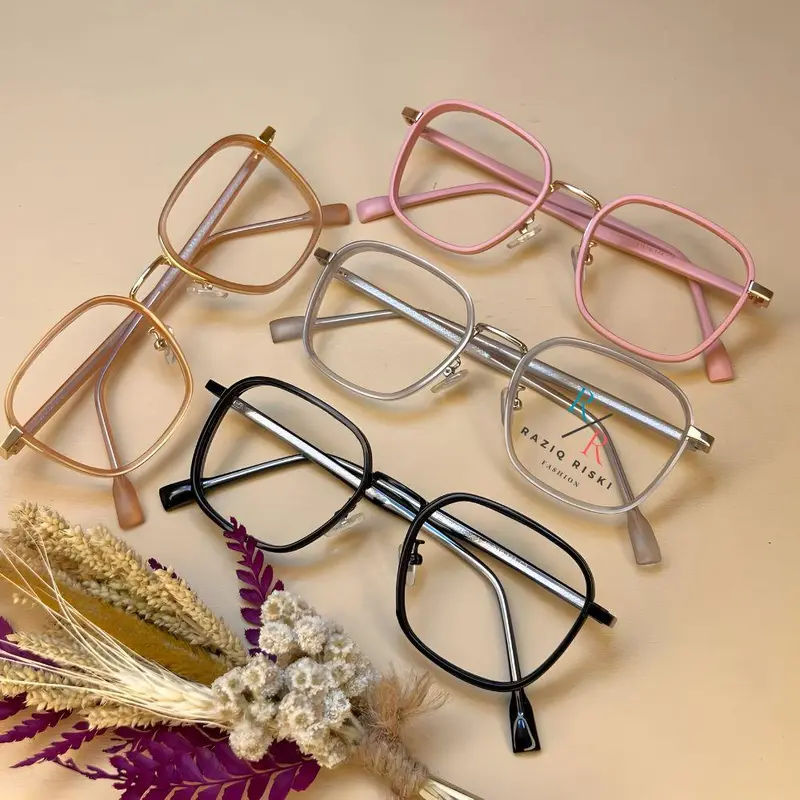 {beli satu kacamata minus gratis satu kacamata normal} 3061 kacamata photocromic unisek terbaru frame titanium dilapisi plastik premium bisa request lensa minus bluerey, photocromic, & bluecromic free box dan lap pembersih Abu Wanita Eyewear Glasses 0