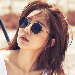 แว่นกันแดดโลหะทรงกลม คุณภาพสูง ความคมชัดสูง พร้อมเลนส์ UV400 เป็นสิ่งที่ต้องมีสำหรับการเดินป่า ขับรถ และการเดินทาง