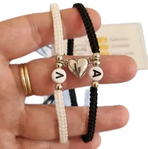 Gelang Inisial Rajut Magnet Couple dengan Desain Hati dan Huruf A & Z untuk Pasangan