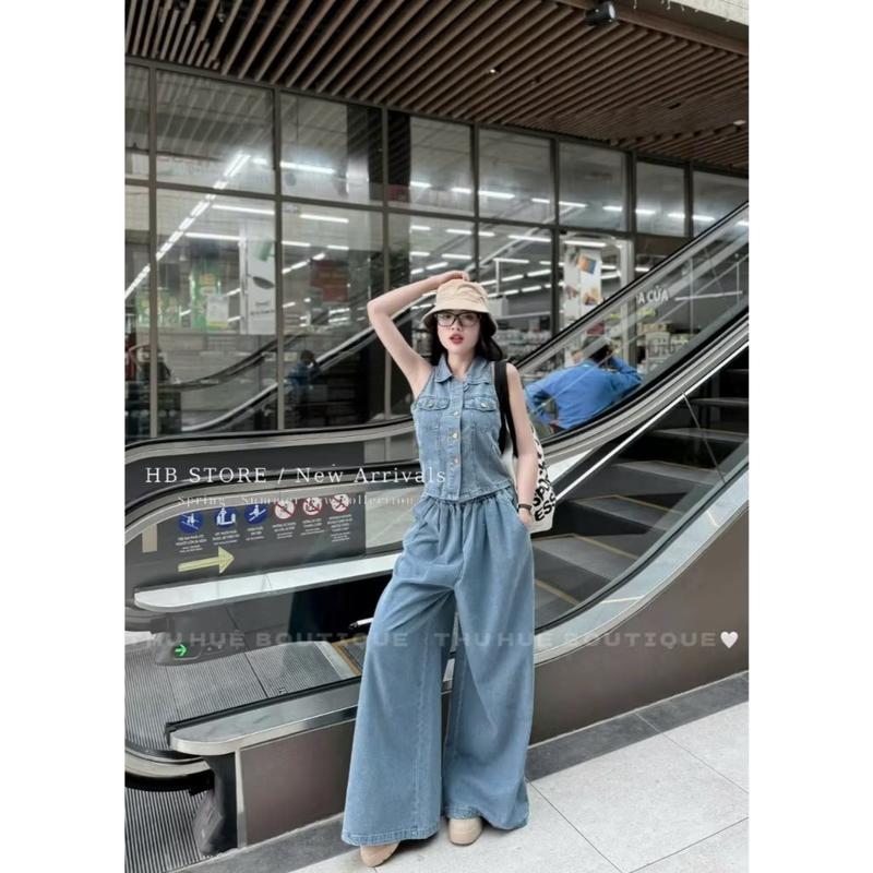Product Introduction of Women fashion set for going out, made of jeans. Button shirt collar 2 size pockets, sleeves 15
