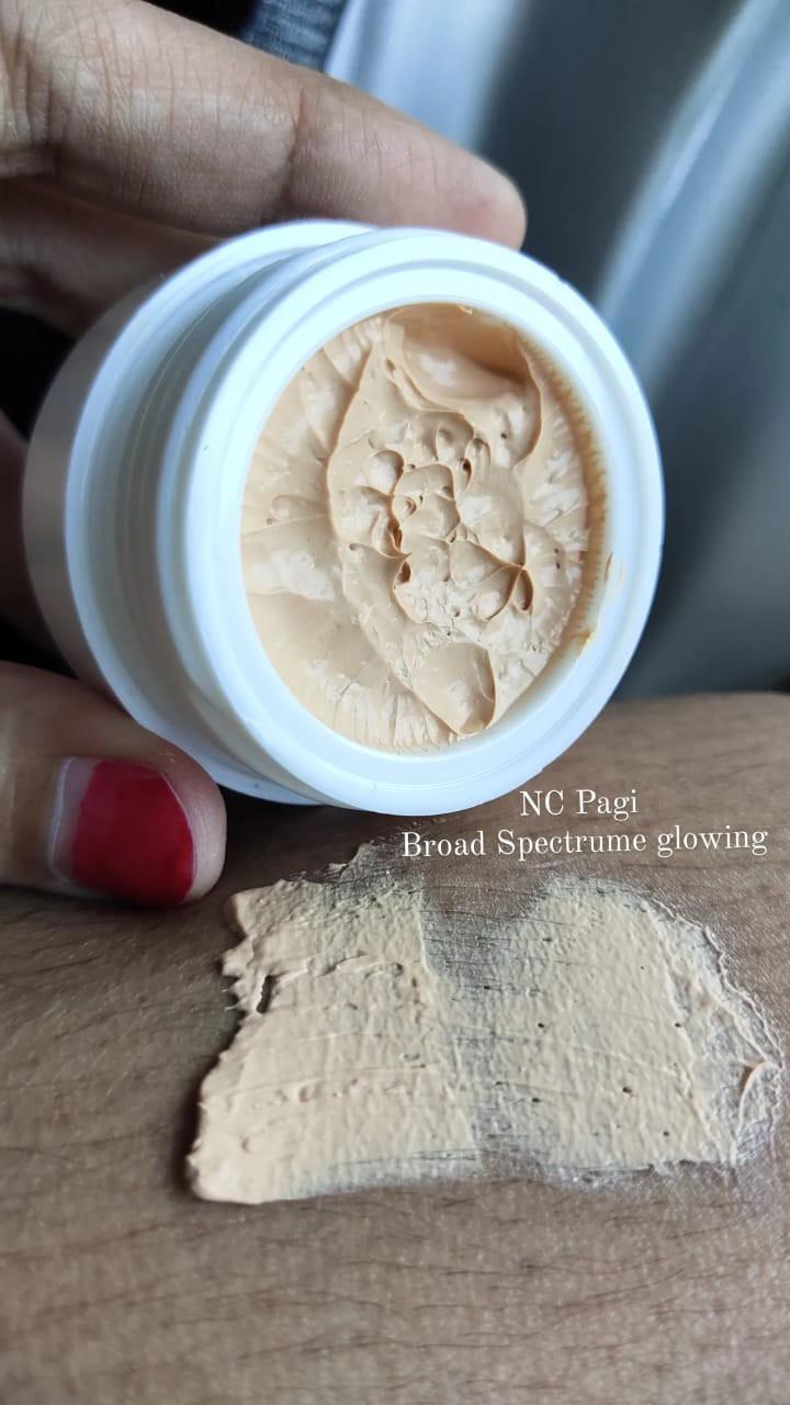Product Introduction of Krim Siang NC Beauty mengandung spf 30 untuk melindungi dari sinar matahari Mencerahkan 3