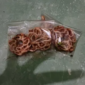 seblak campur pedas/seblak kerupuk campur mix pedas daun jeruk/basreng mix bumbu melimpah