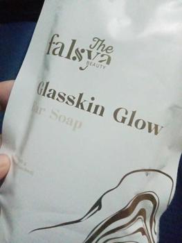 Product Review of (GET 2 PCS) Sabun Glasskin Glow Bar Soap by The Falsya Beauty Pencerah Membersihkan Memudarkan Kotoran Kulit Hitam dan Kusam Perawatan Mencerahkan Punggung Tangan from D**m 0