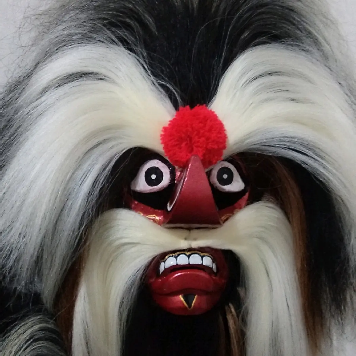 Topeng Ganong Pakem Model Rambut Putih Fariasi Hitam Aksesoris