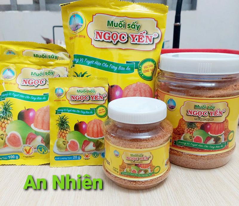 Muối sấy Ngọc Yến chấm trái cây làm gia vị nấu ăn