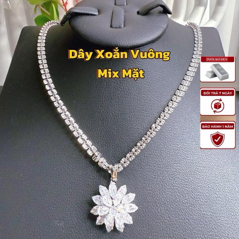 1 Dây chuyền xoắn vuông chạm mắt mèo phối cùng mặt. Dây đeo được 2 kiểu. Dây được chạm mắt mèo tinh xảo phối cùng mặt đá pha lê lấp lánh và sang trọng. Chất liệu inox bền đẹp không đen không ngứa ko ra ten. Thích hợp đeo hàng đi chơi đi tiệc .
