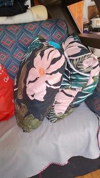 Product Review of Floral Design Throw pillow Case Geena Fabric  18x18 Inches Cover from R**a A**o S**o 0