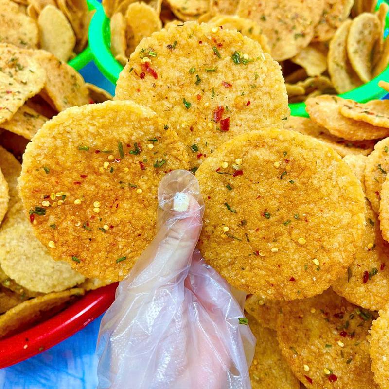 Túi 500g cơm cháy ít bể chiên mắm hành đậm vị thơm ngon nhà MLEM FOOD.