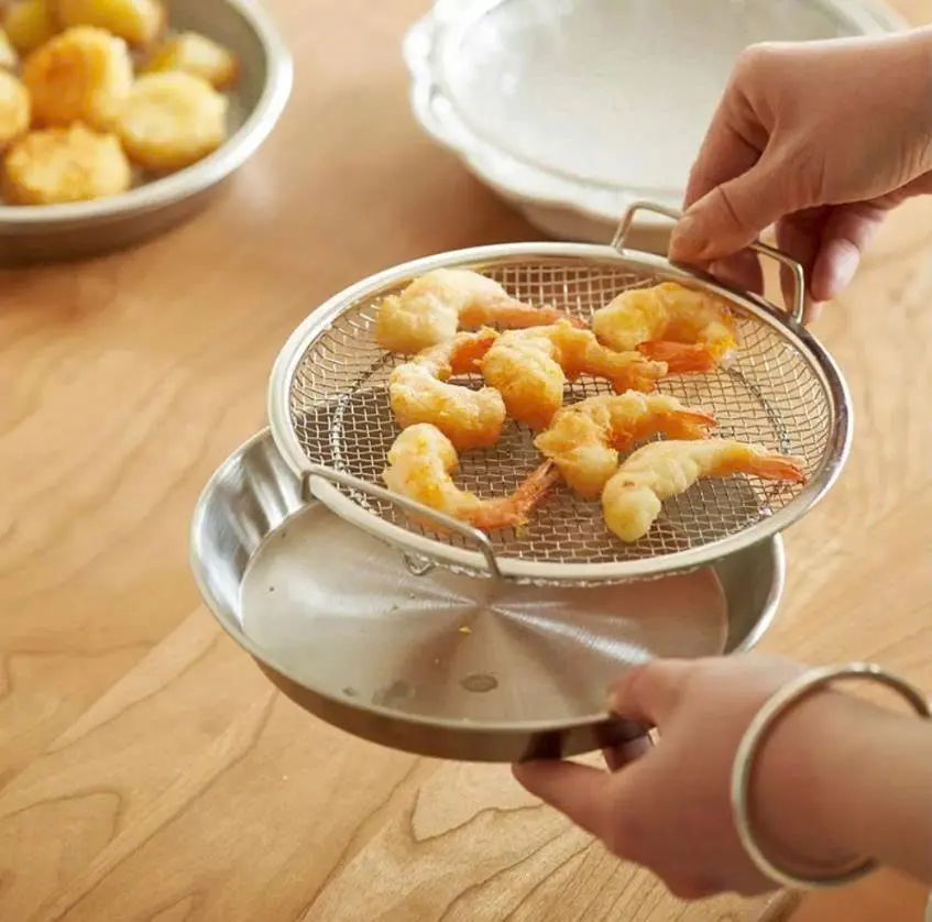 Bộ Khay Đĩa Kèm Vỉ Lọc Dầu Tiện Lợi Kích Thước 20cm Phù Hợp Cho Mọi Gian Bếp, Đựng Thực Phẩm Chiên Rán Luộc Hấp An Toàn