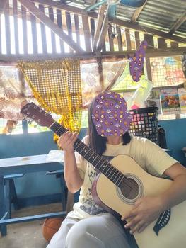 Product Review of Amaya GS Mini-1 with trussrod 36-inch rounded body with guitar bag, capo, strap, pick, extra 1 set of strings. from M**o 0