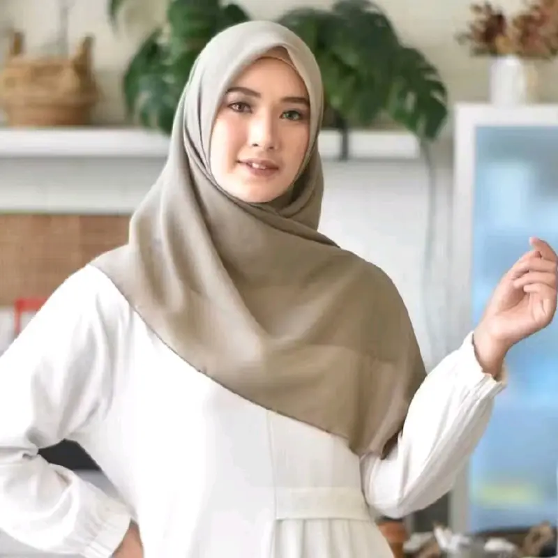 Hijab Bella Squer Premium Kerudung Segi Empat Termurah - Model Segi Empat Mudah Diatur - Cantik, Lembut xaviera Semua musim Beige 1