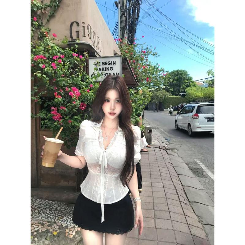 ao so mi nu, thoi trang nu, phoi ren, chi tiet cat khoet, mau trang, mac hang…