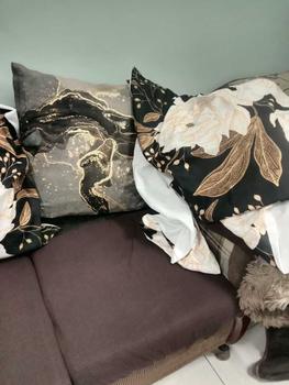 Product Review of Sarung Kusyen, Reka Bentuk Bunga, Tersedia dalam 70 × 70, 60 × 60, 50 × 50, 45 × 45, 40 × 40, Sarung Bantal Sofa, Hiasan Rumah, Diperbuat daripada Kapas, Boleh Digunakan sebagai Sarung Bantal Baling. from n**5 0