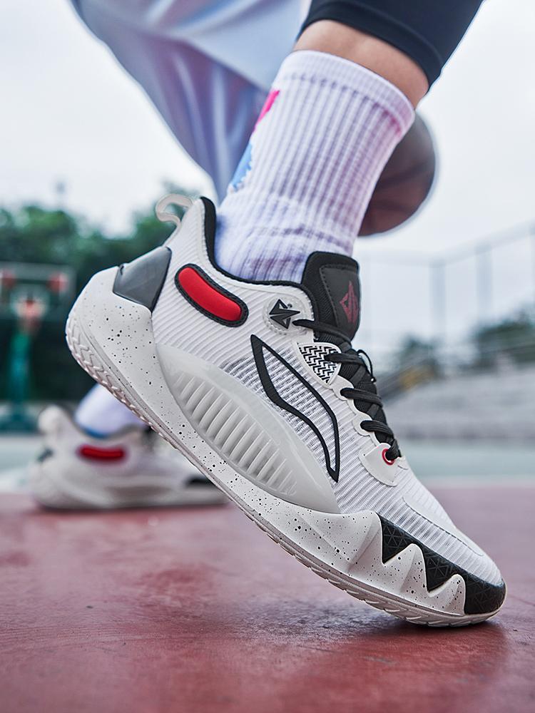 Product Introduction of IEAGO Original Quality Spike Basketball Sneakers Men Women Fashion Trainers Outdoor Sport Shoes 40