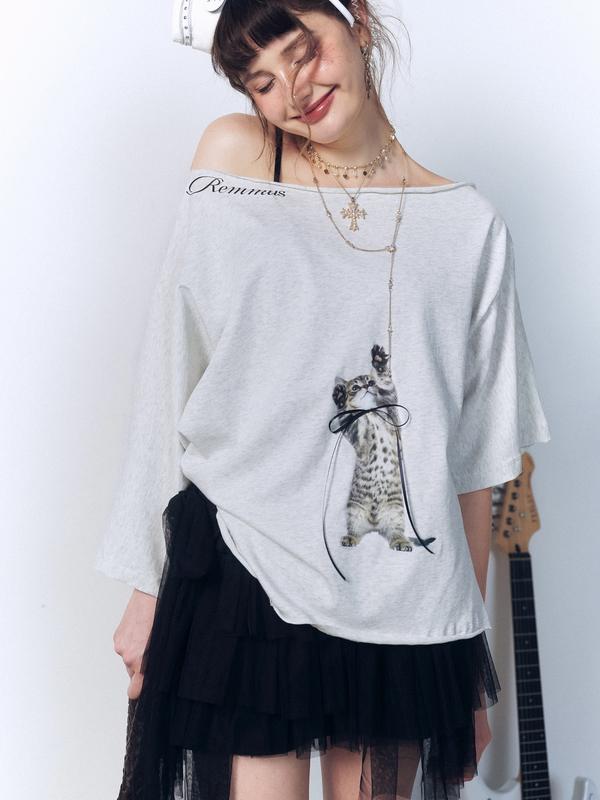 Remmus - Cheeky Meow Top | Áo trễ vai form oversize in mèo đính kèm kèm nơ women