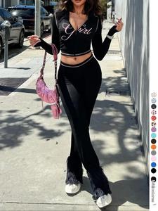 Conjunto de 2 piezas para mujer con chaqueta corta de bloque de color y estampado de letras con cierre de cremallera y pantalones de cintura alta y pierna acampanada, ropa deportiva para damas para el otoño.