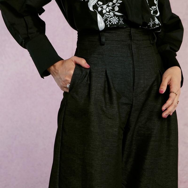 HijabChic x Tiqasya Kate Pants - Celana Kulot Lebaran Simple Premium Polos Pinggang Karet 4