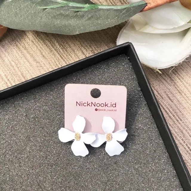a7893 anting bunga aksesoris wanita Santai