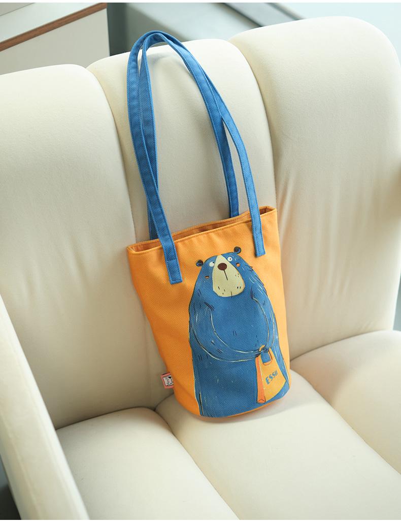 Product Introduction of Original cute illustrations, student commuting fashion, cartoon literary girl, shoulder bag, cloth bag, extended bucket bag 6