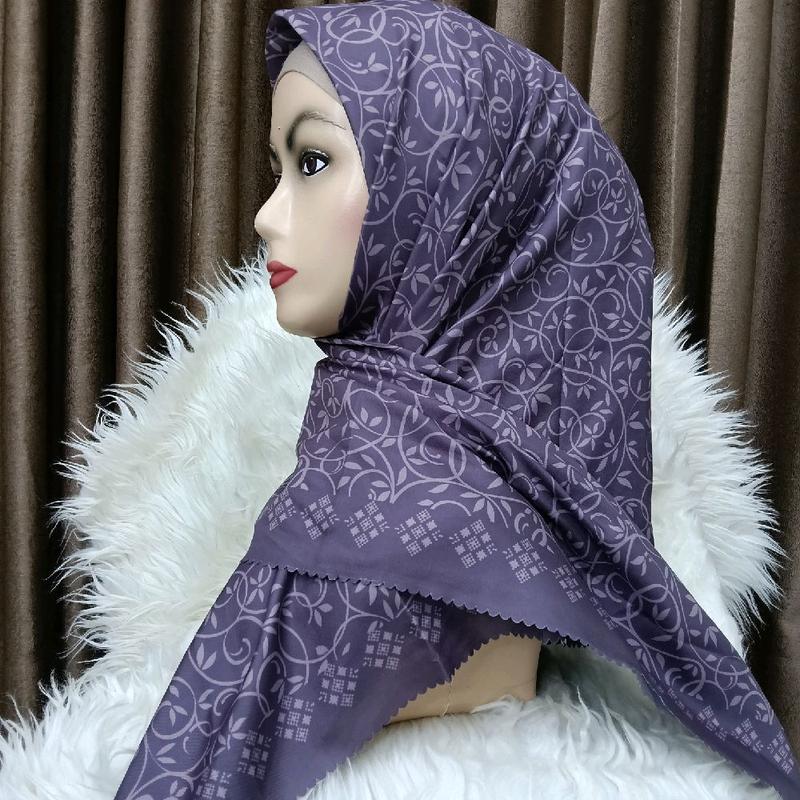 Hijab Segiempat Motif Voal Premium Muslim Square Pouch 3