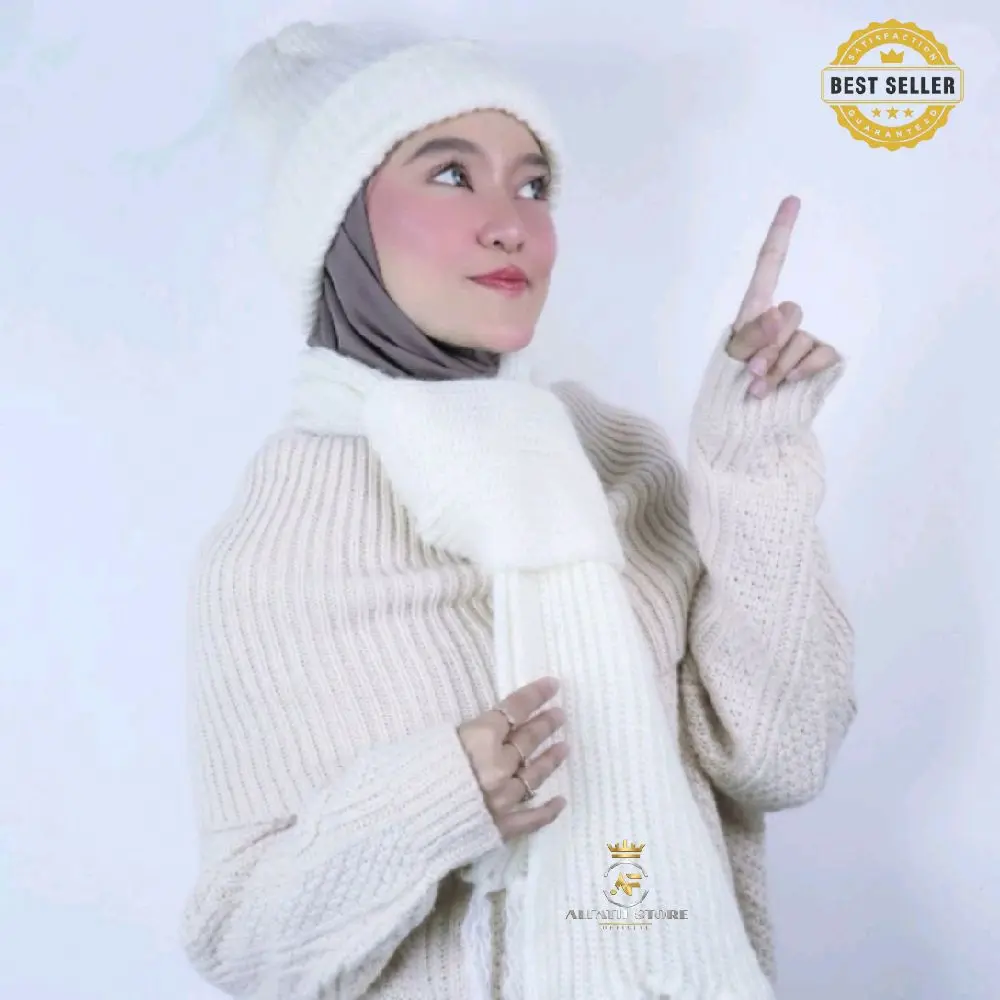 Paket Hemat Syal Dan Kupluk Polos Bahan Tebal untuk Penampilan Lebih Nyaman di Bromo dan Dieng Desain Sederhana Elegan Selendang