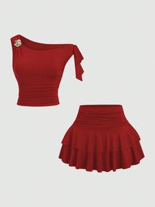 Conjunto de top halter floral con metal bronceado y falda mini con volantes en capas para mujer, estilo boho elegante, perfecto para un look casual