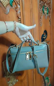 Product Review of tas mini bag 22 cm Kulit sapi asli from _**2 0