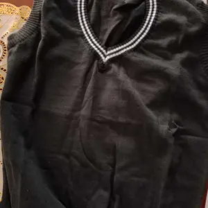 Rompi Pria Rajut Korean Look Vneck List Putih Hery / Vest Korea List Herry.potters  Sweater Rompi