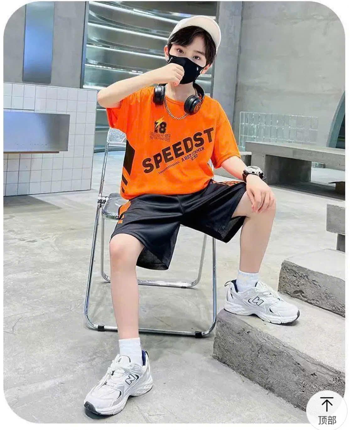 Set bộ quần áo thể thao dành cho bé trai 14-52kg mẫu chữ SPEED. Chất liệu thun lạnh co dãn, thoáng mát.
