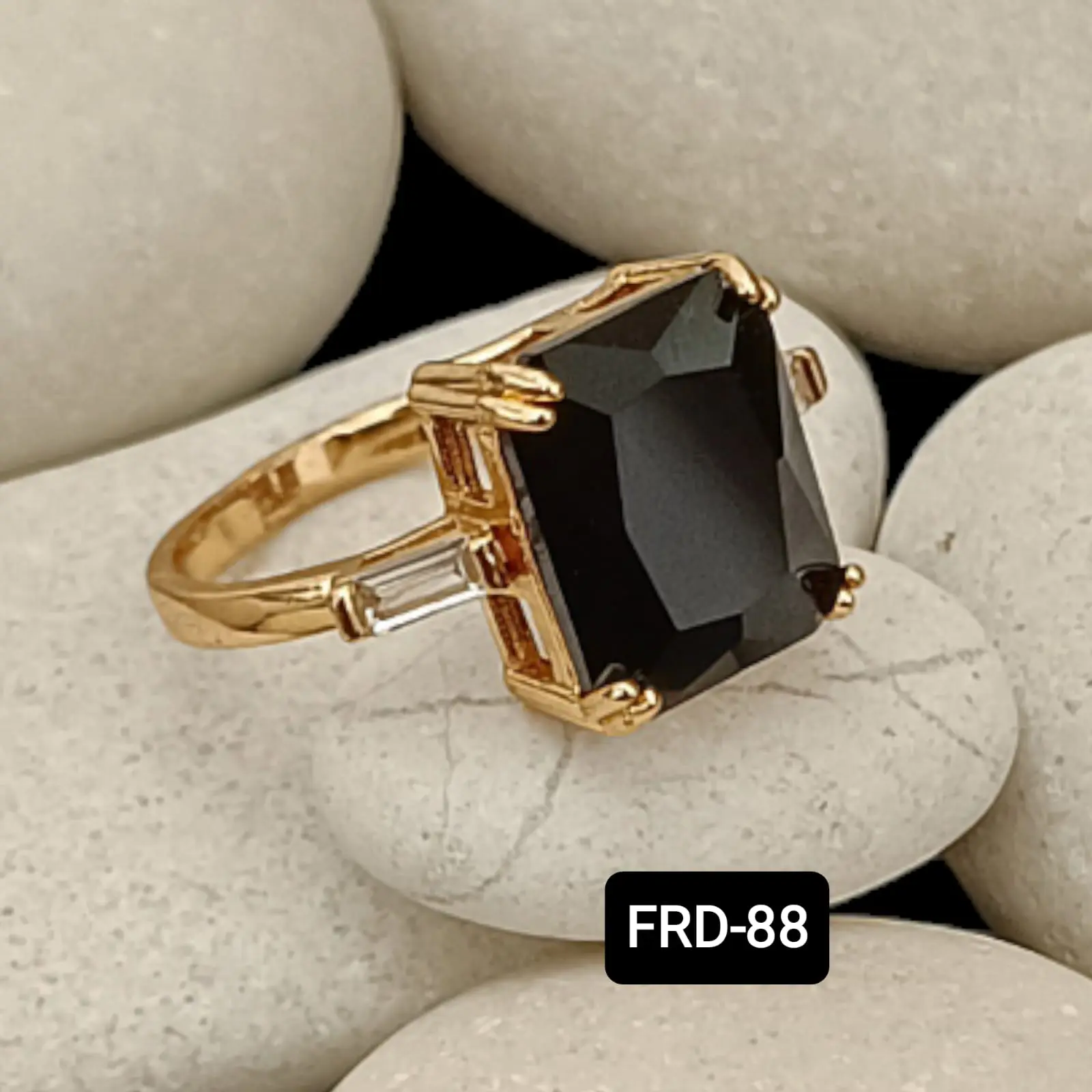 CINCIN WANITA MODEL BATU KODE A TERLARIS